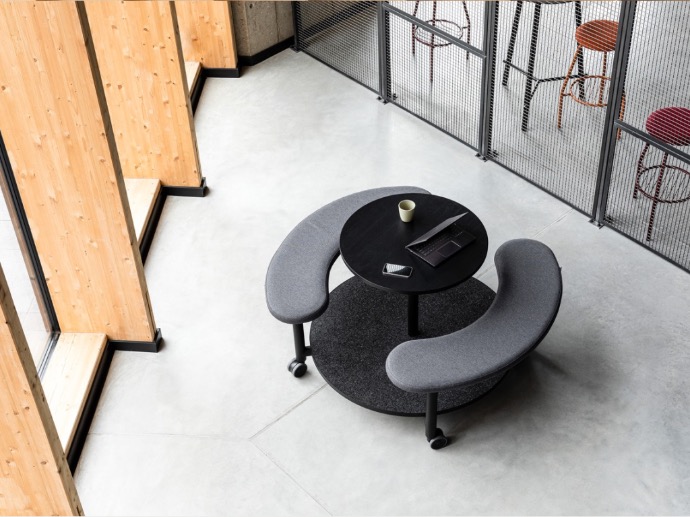 Masa de conferinta PICNIX